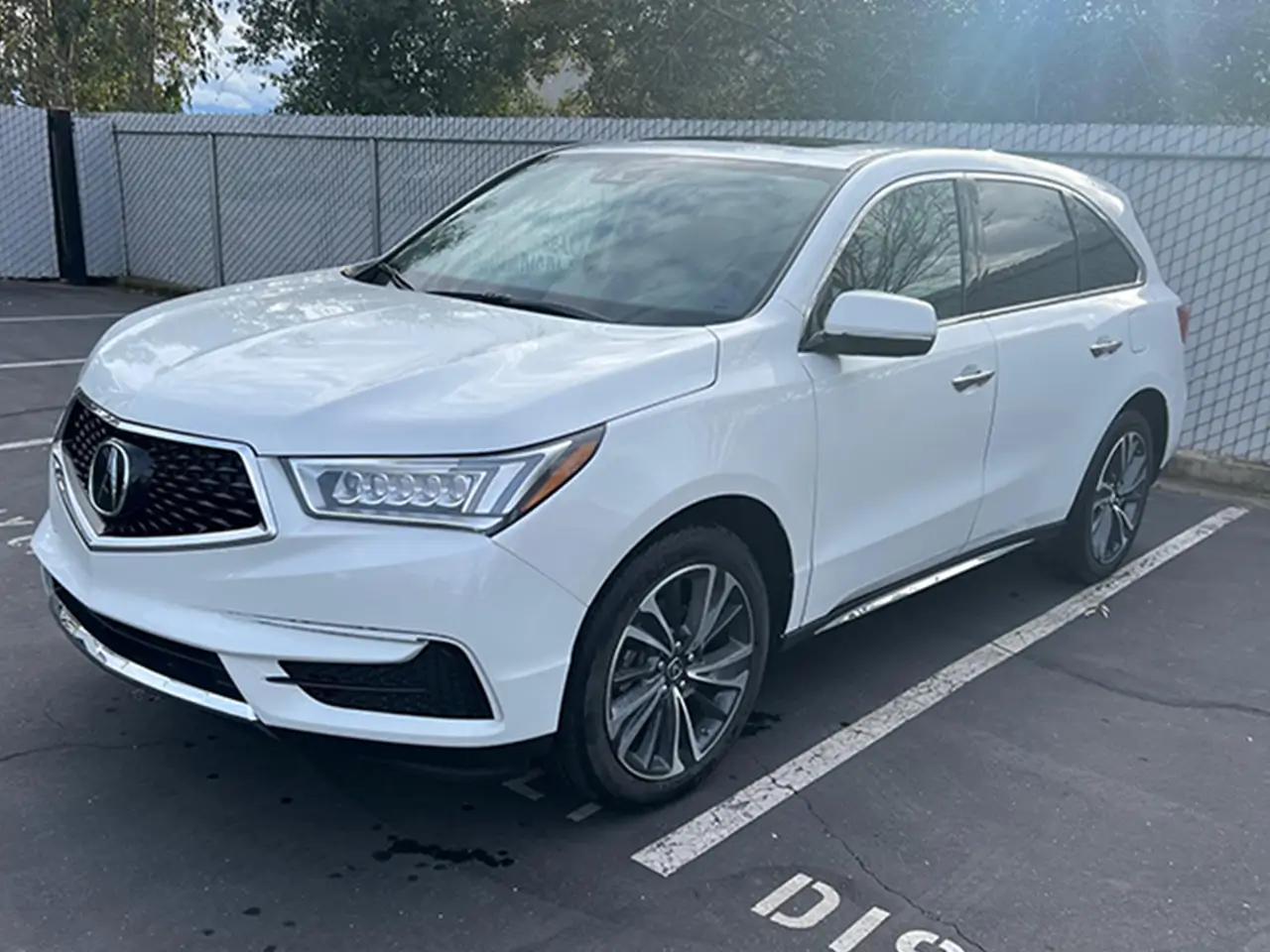 white acura mdx